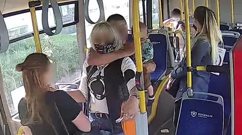 Z dzieckiem na ręku poddusił kontrolerkę, odpowie za wybicie szyb w autobusie 