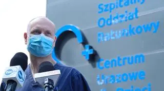 Półtoraroczny chłopiec z ranami ciętymi szyi, "zagrażały jego życiu". Zarzut usiłowania zabójstwa i areszt dla matki