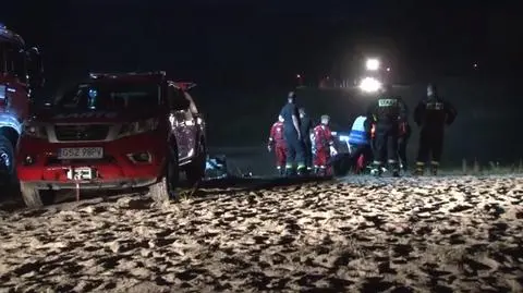 Gdy wyciągnęli go z wody, powiedział, że ratował tonącą osobę. "Będziemy szukać do skutku"