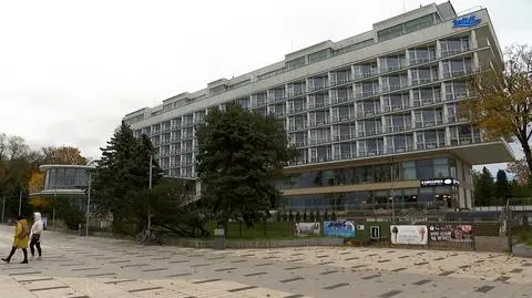 "To był nieszczęśliwy wypadek". Dwie osoby wypadły z balkonu sanatorium, jedna z nich nie żyje