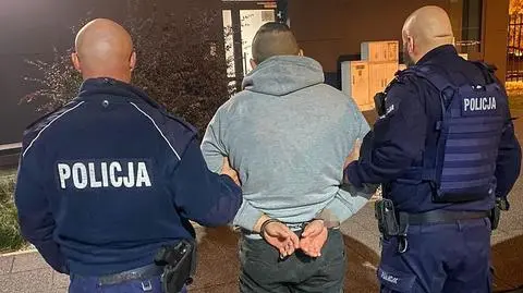 Brutalnie pobili mężczyznę, skrępowali go i rozebranego zostawili pod blokiem