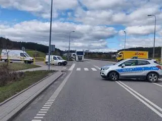 Przejazd zablokowany, na miejscu pracowali pirotechnicy