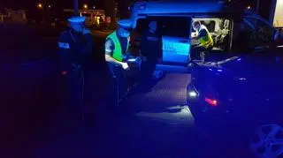 W Swadzimiu koło Poznania (województwo wielkopolskie) zorganizowano niezgłoszony zlot samochodów.