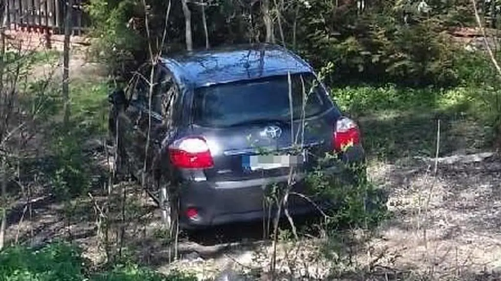 Samochód sam odjechał sprzed sklepu