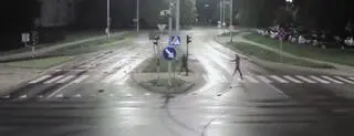 Kobieta szła przodem, mężczyzna kilka metrów za nią