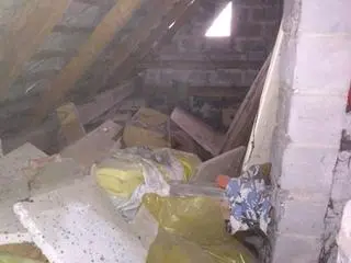 Na pierwszy rzut oka, kryjówki nie było widać wcale