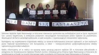 Zdjęcie z oświadczeniem pojawiło się na stronie internetowej sądu