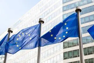 Spada zaufanie do Unii Europejskiej