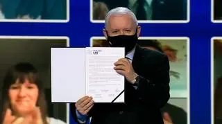 PiS party chairman Jarosław Kaczyński signed a declaration