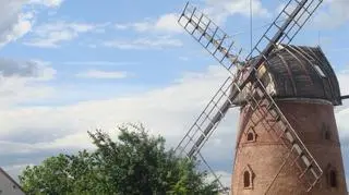 The windmill as it was before the fire