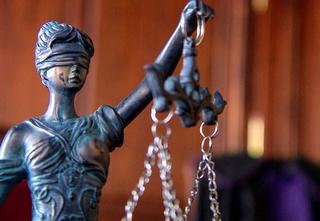 Potrącił nastolatkę, ranną zostawił na drodze. Ksiądz skazany