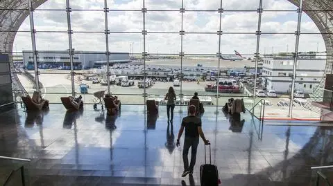 Coronavirus: Poland bans direct flights from 44 countries, including USA, Israel and Spain
