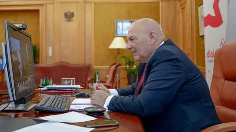 Finance minister: 9,2 billion PLN budget surplus after April