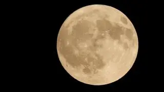 Piękny księżyc w letniej pełni nad Ustką - Zdjęcia 03.06.2023r