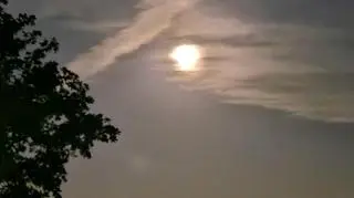 truskawkowy księżyc