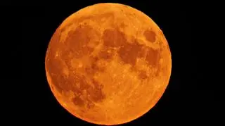"Krwawy Księżyc" na niebie.