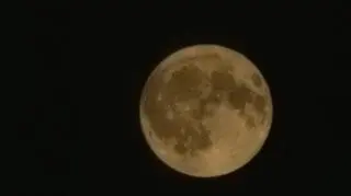 Truskawkowy księżyc 