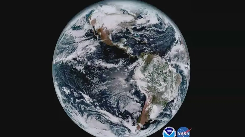 Animacja z satelity GOES-16