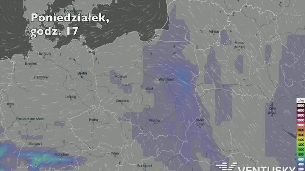 Potencjalny rozwój burz w niedzielę i poniedziałek (Ventusky