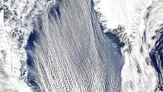 Uliczki chmur nad Morzem Labradorskim