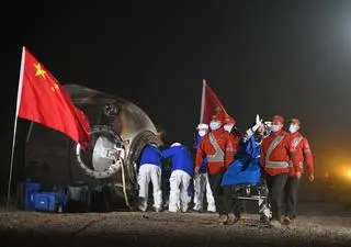 Chińscy astronauci misji Shenzhou-18 wrócili na Ziemię