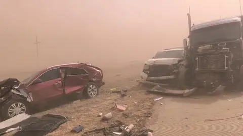 Burza piaskowa ciskała autami w Teksasie