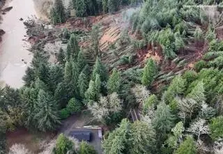 Zalane auta, osuwiska, zawalone domy. "To najgorsza rzecz, jaka spotkała mnie w życiu"