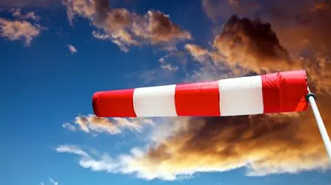 Uwaga na wichury. Są ostrzeżenia IMGW