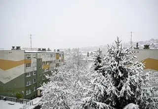 75 tysięcy odbiorców bez prądu. Cały czas pojawiają się nowe awarie