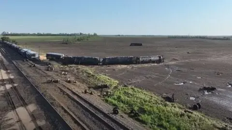 Pociąg towarowy, w który uderzyło tornado EF5