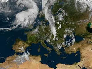 Linia nawałnic nad wschodnią Polską o godz. 15 w środę 21 sierpnia