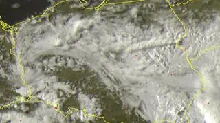 Wyładowania atmosferyczne nad Polską we wtorek, godz. 18.25