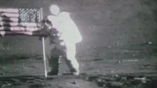 Fragment filmu o lądowaniu na Księżycu