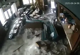 Zniszczenie restauracji zajęło kilkadziesiąt sekund