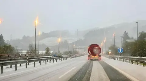 Zaśnieżone drogi w Kraju Basków