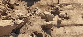 Znalezione fragmenty posągu