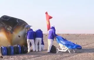 Członkowie misji Shenzhou-20 wrócili na Ziemię