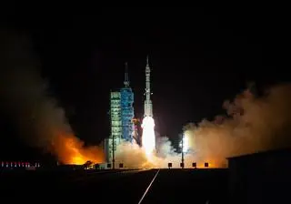 Start misji Shenzhou-19