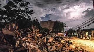 Ofiary śmiertelne w Wietnamie. "Woda nadeszła nagle", wiało z niszczycielską prędkością