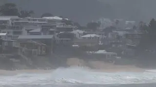 Bomba niżowa przyniosła do Australii deszcz i silny wiatr