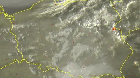 Wyładowania atmosferyczne nad Polską w czwartek, godz. 15
