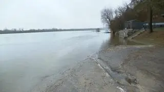 Wysoki stan wody na Wiśle w Wyszogrodzie
