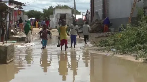 Ewakuowano dziesiątki tysięcy osób. Stan klęski żywiołowej w Somalii
