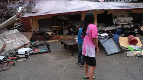 Zniszczenia w mieście Bogo City na Filipinach