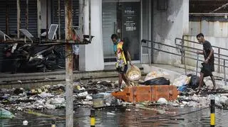 Intensywne opady przyniesione przez tajfun Fung-wong zalały wiele miejscowości na Filipinach