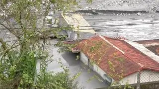 Wylało jezioro zaporowe. Wioski pod wodą, błotem i gruzem