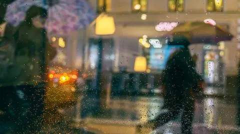 Nocą popada miejscami deszcz