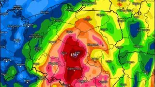 "Imponujące" i "alarmujące" opady. Zagrożone są także duże miasta