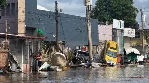 Zniszczenia po powodzi w mieście Poza Rica