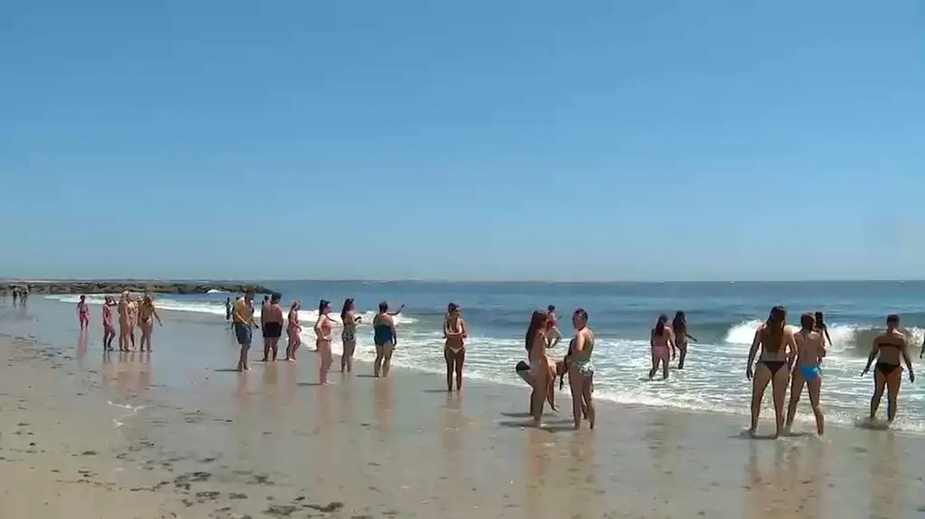 Pływał przy plaży. Mógł zaatakować go rekin